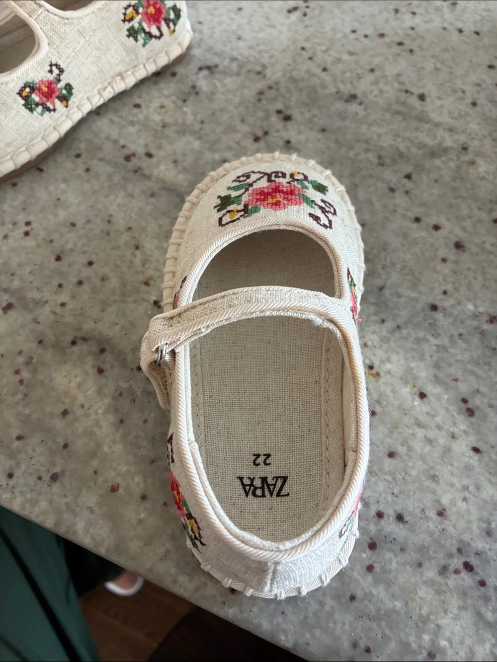 ZARA Cream Floral Embroidered Mary Jane Shoes